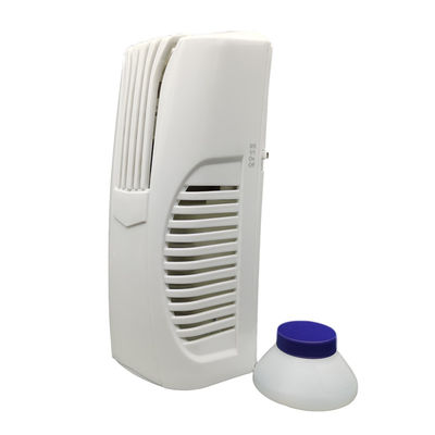 Dispensador auto del perfume del espray de los PP, dispensador del aceite esencial 4xAA